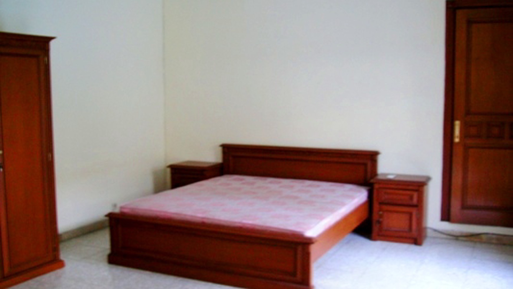 Nice Garden & Pool...Quiet area....Close to International School....