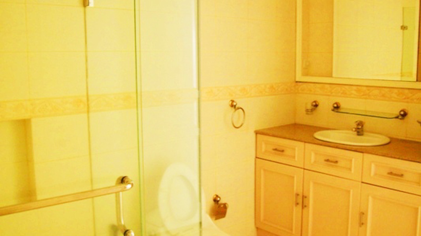 Nice House....Classic Style....Nice Garden & Pool...