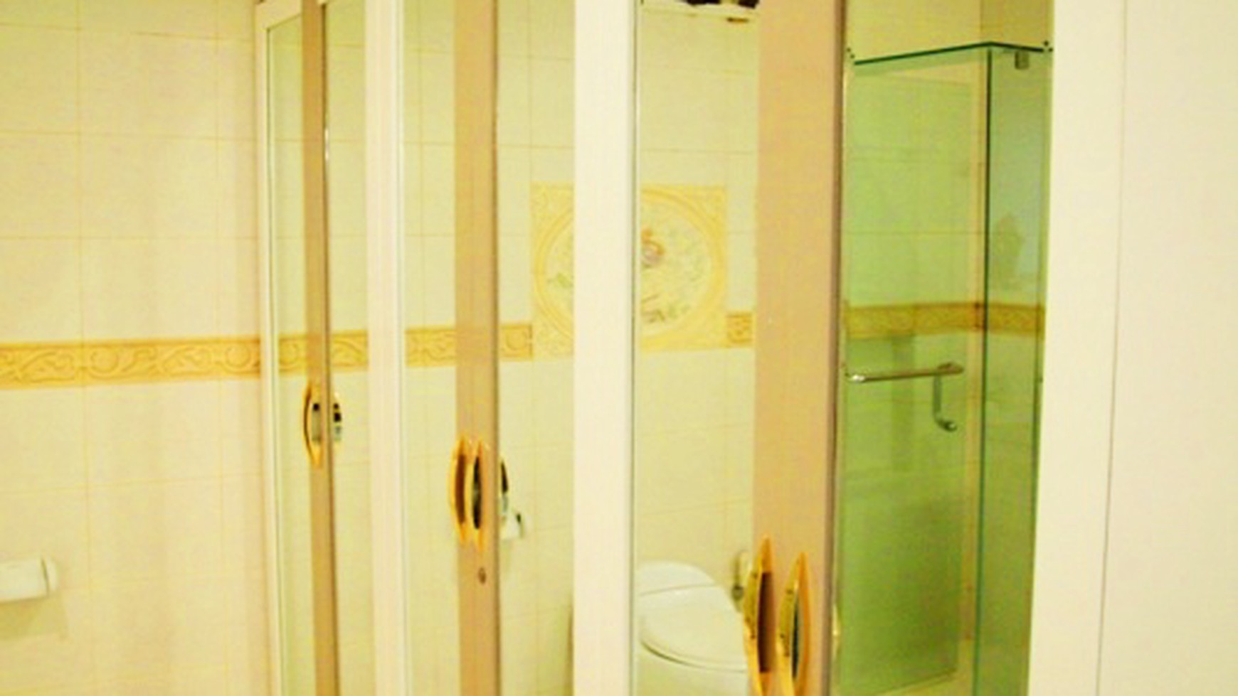 Nice House....Classic Style....Nice Garden & Pool...