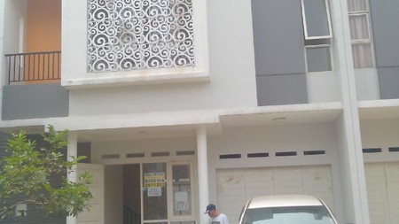 Disewakan Rumah Darwin Timur - Gading Serpong