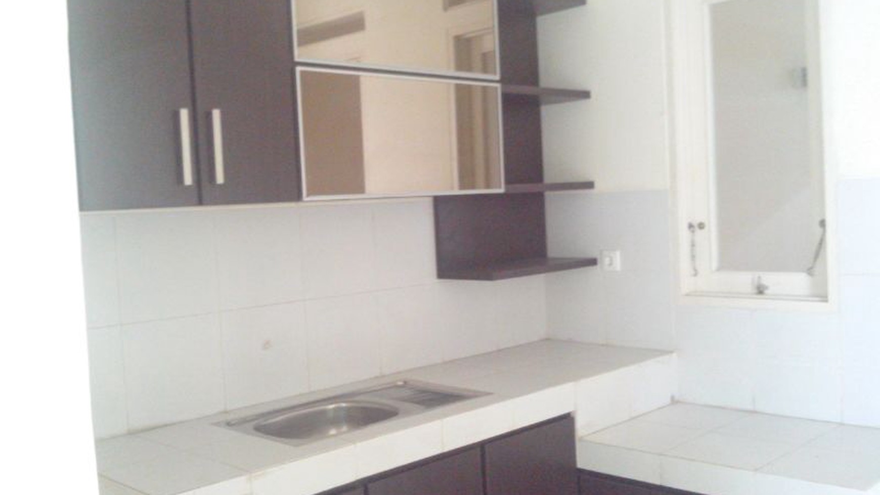 Disewakan Rumah Darwin Timur - Gading Serpong