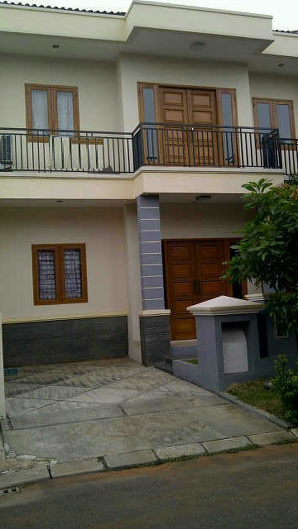 RUMAH BAGUS,STRATEGIS,GOOD PRICE DI GRAHA RAYA TANGERANG