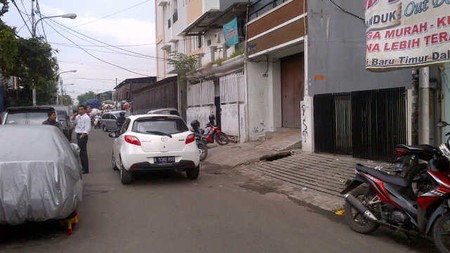 Ruko Kalibaru Timur Dalam