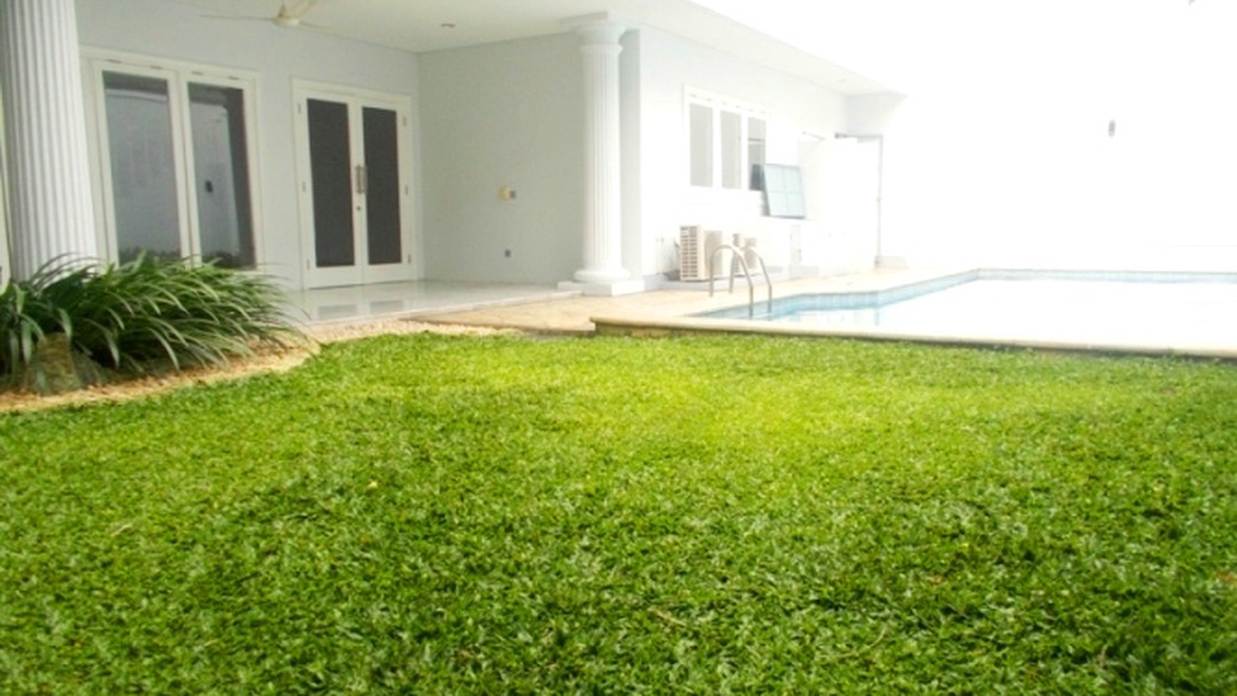 Luxury House...Classic Style..Quiet...Close to Senayan/Sudirman...