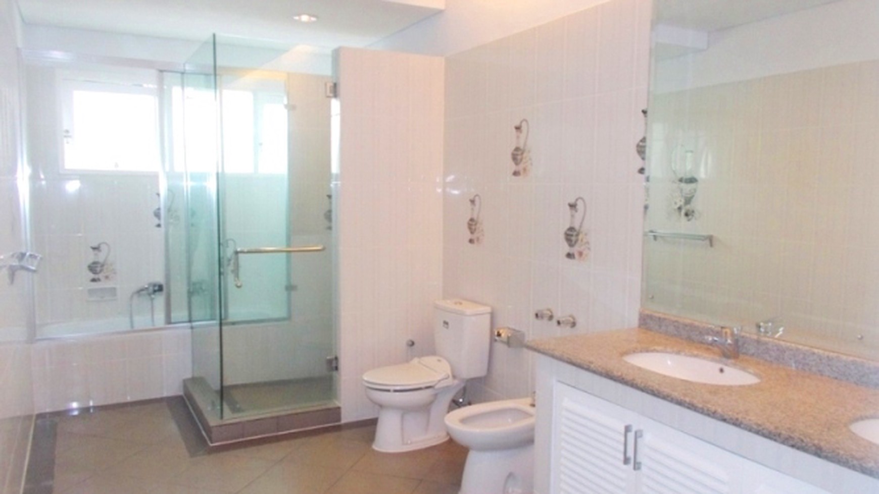 Luxury House...Classic Style..Quiet...Close to Senayan/Sudirman...