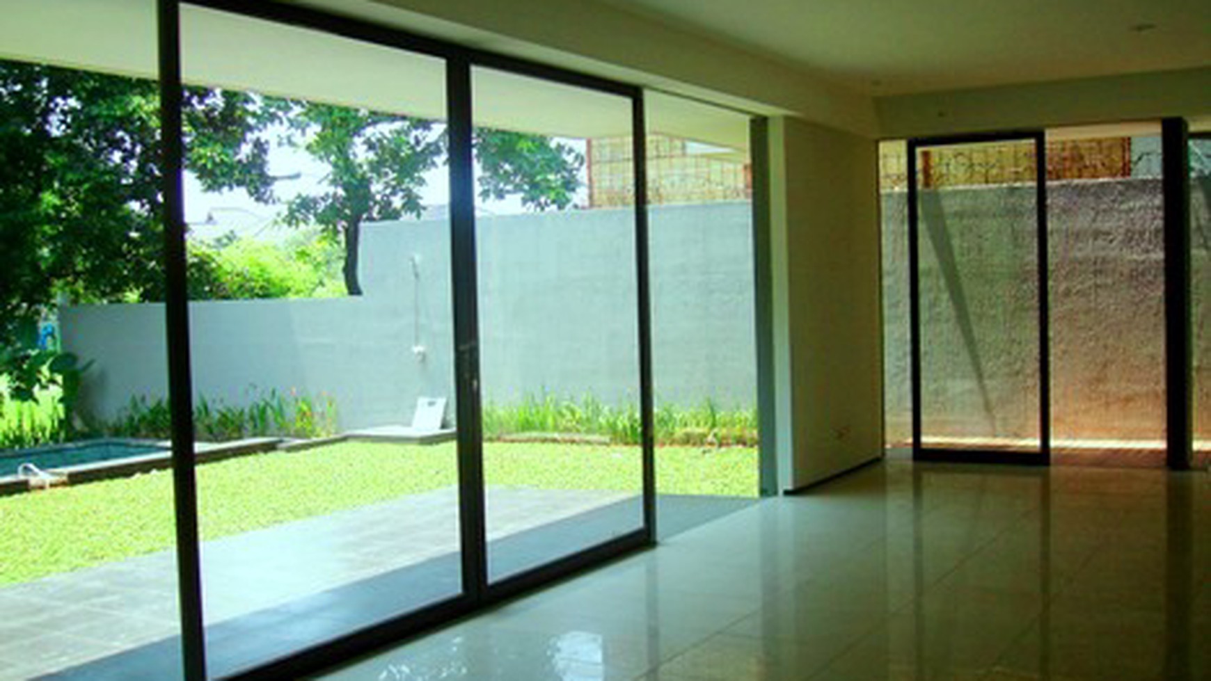 Newly House...Modern Style... Nice garden & Pool...Park View