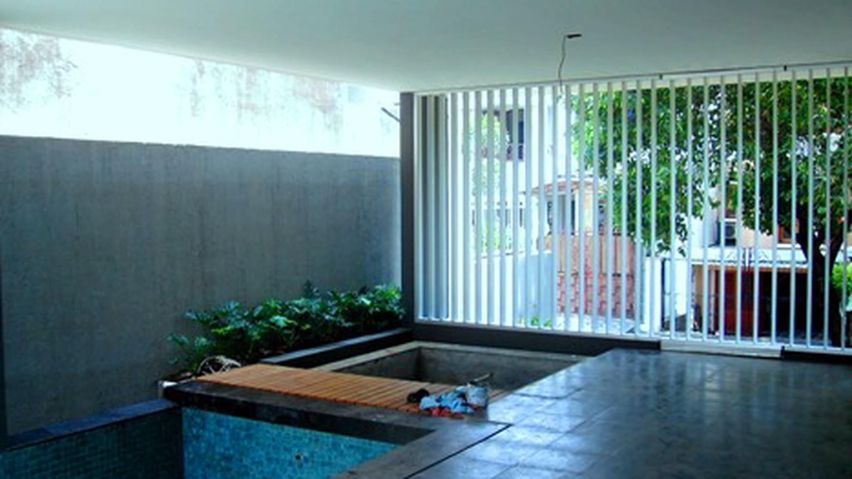 Newly House...Modern Style... Nice garden & Pool...Park View