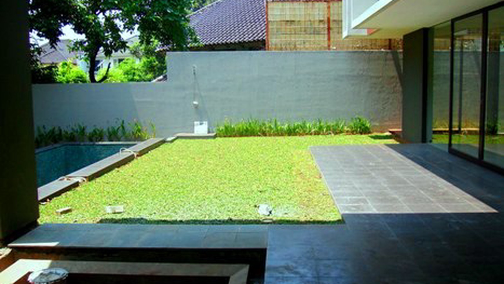 Newly House...Modern Style... Nice garden & Pool...Park View