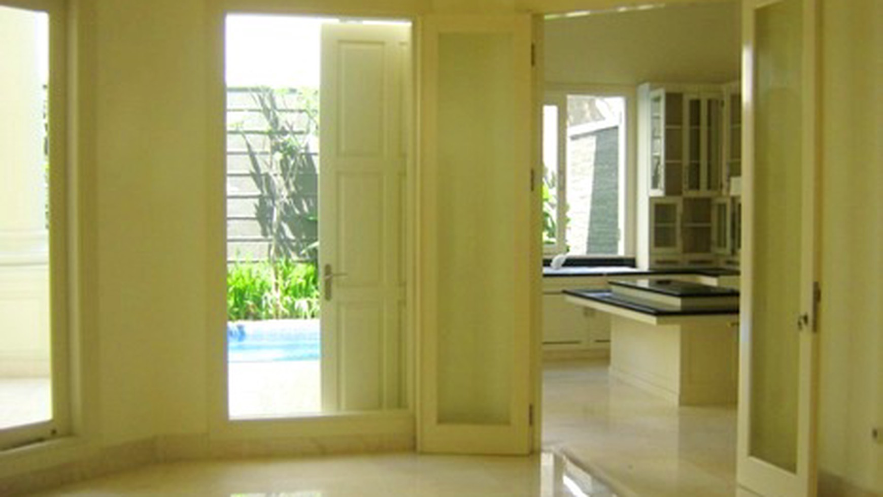 Luxury House...Classic Style..Quiet...Close to JIS & Golf course.