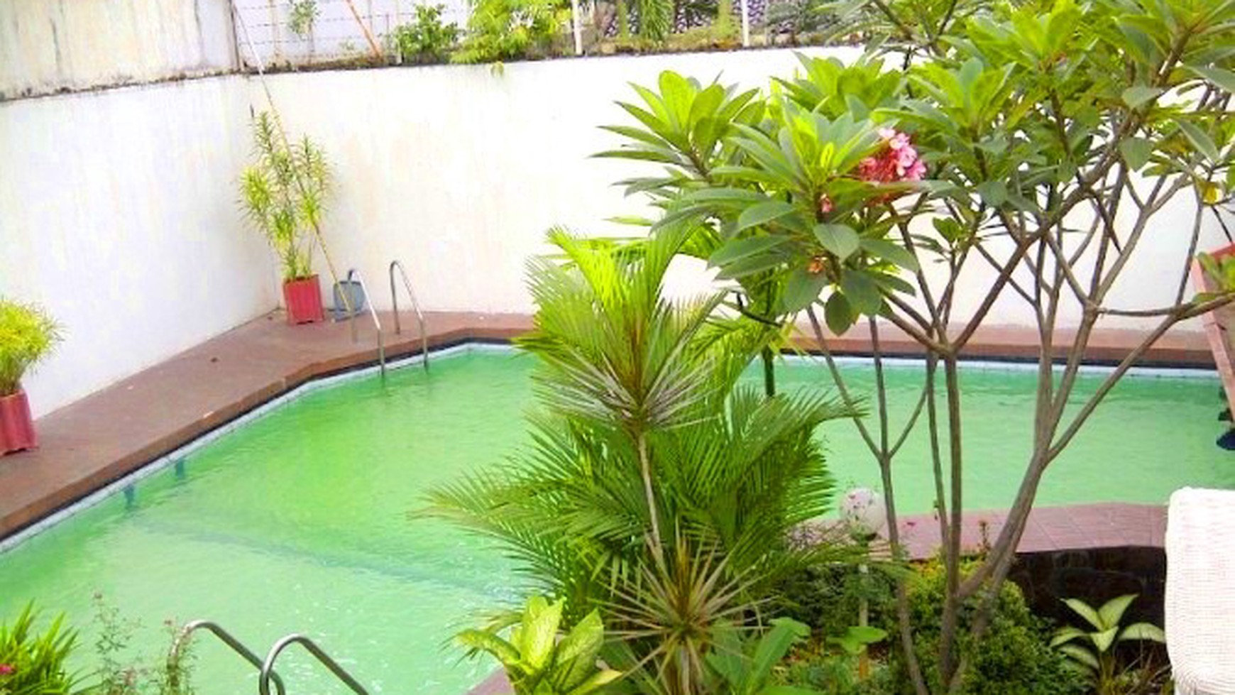 Classic...Furnished...Nice Garden & Pool..Walking distance to JIS...