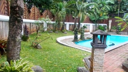 Quiet...Nice Garden & Pool..Close to Senayan/Sudirman..Semifurnish...