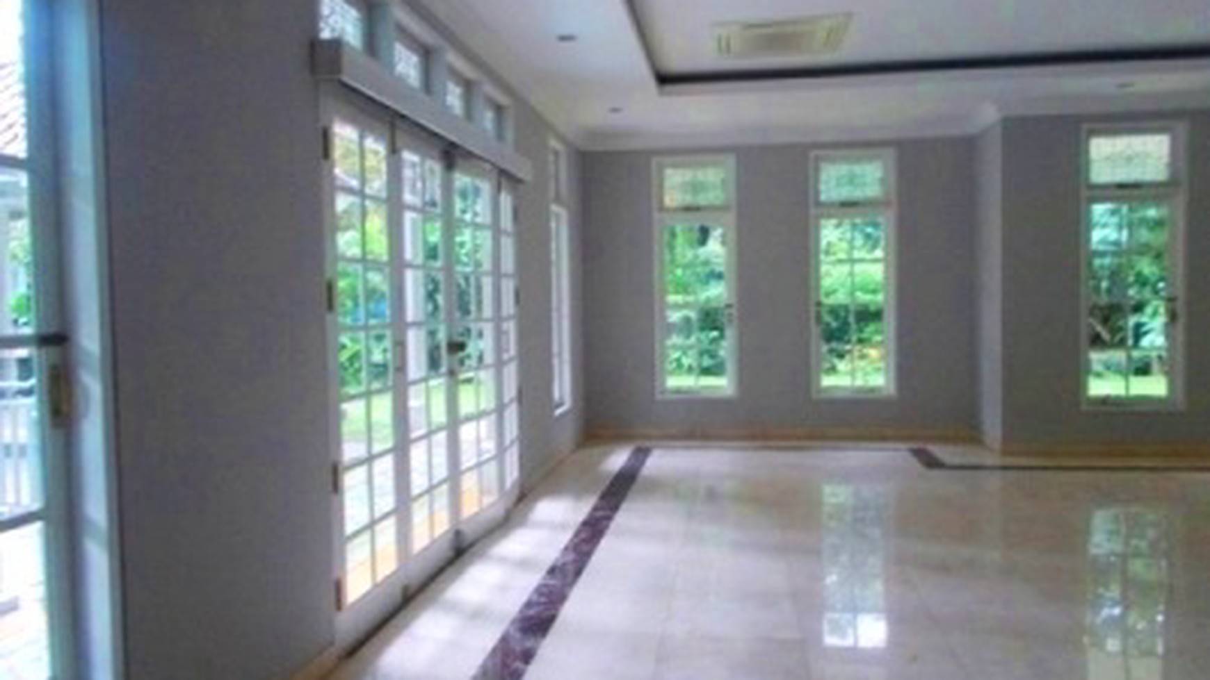 Classic...Prime Area...Big Garden & Pool...Close to Senayan/Sudirman..