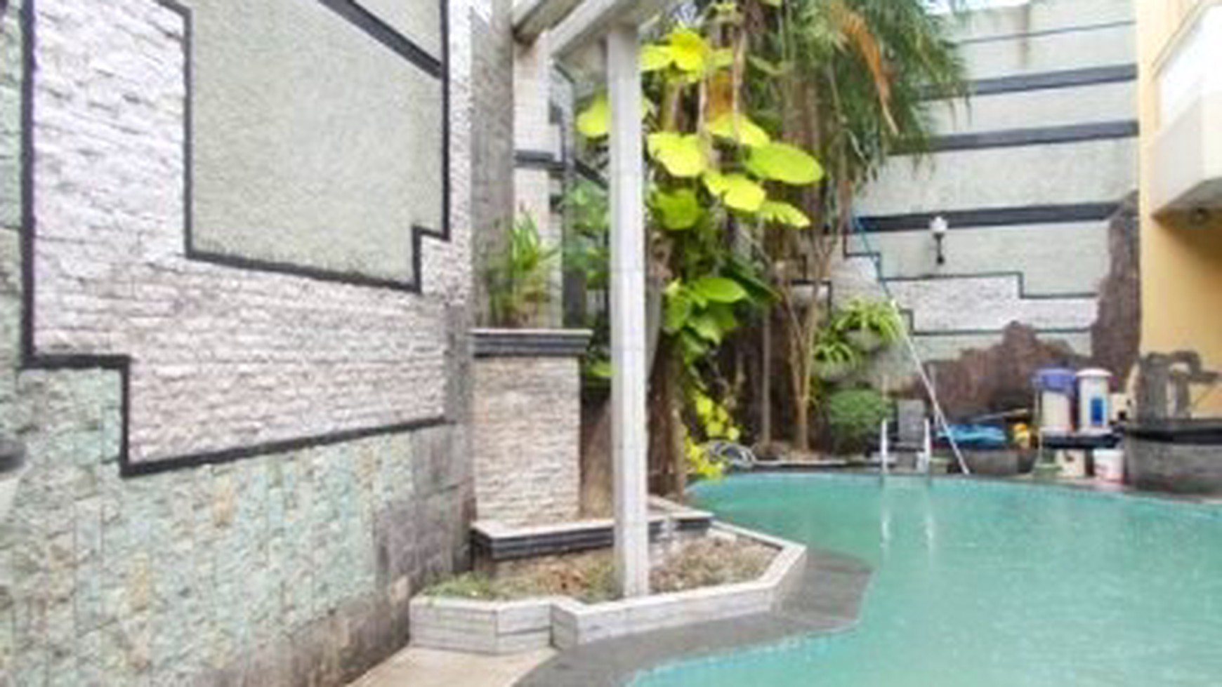 Quiet Area in the compound...Nice Garden & Pool..Close to JIS.