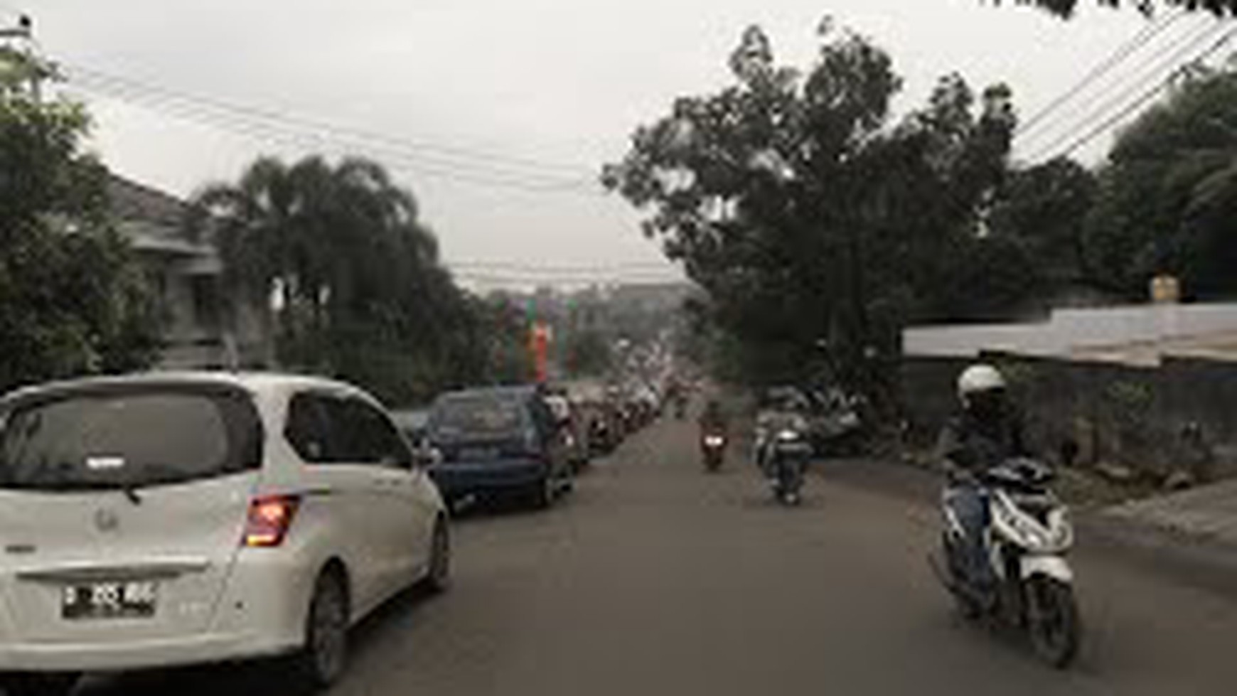 Deplu Raya...Pinggir Jalan...Strategis...Cocok untuk Usaha...