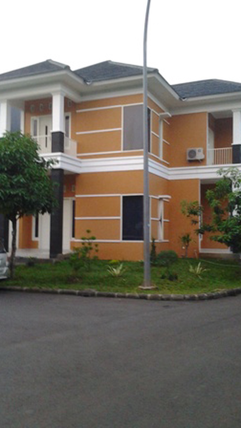 Rumah Jual di Grand Wisata di cluster terdepan