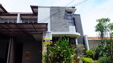 Rumah siap huni di Puyuh Barat Sektor 5