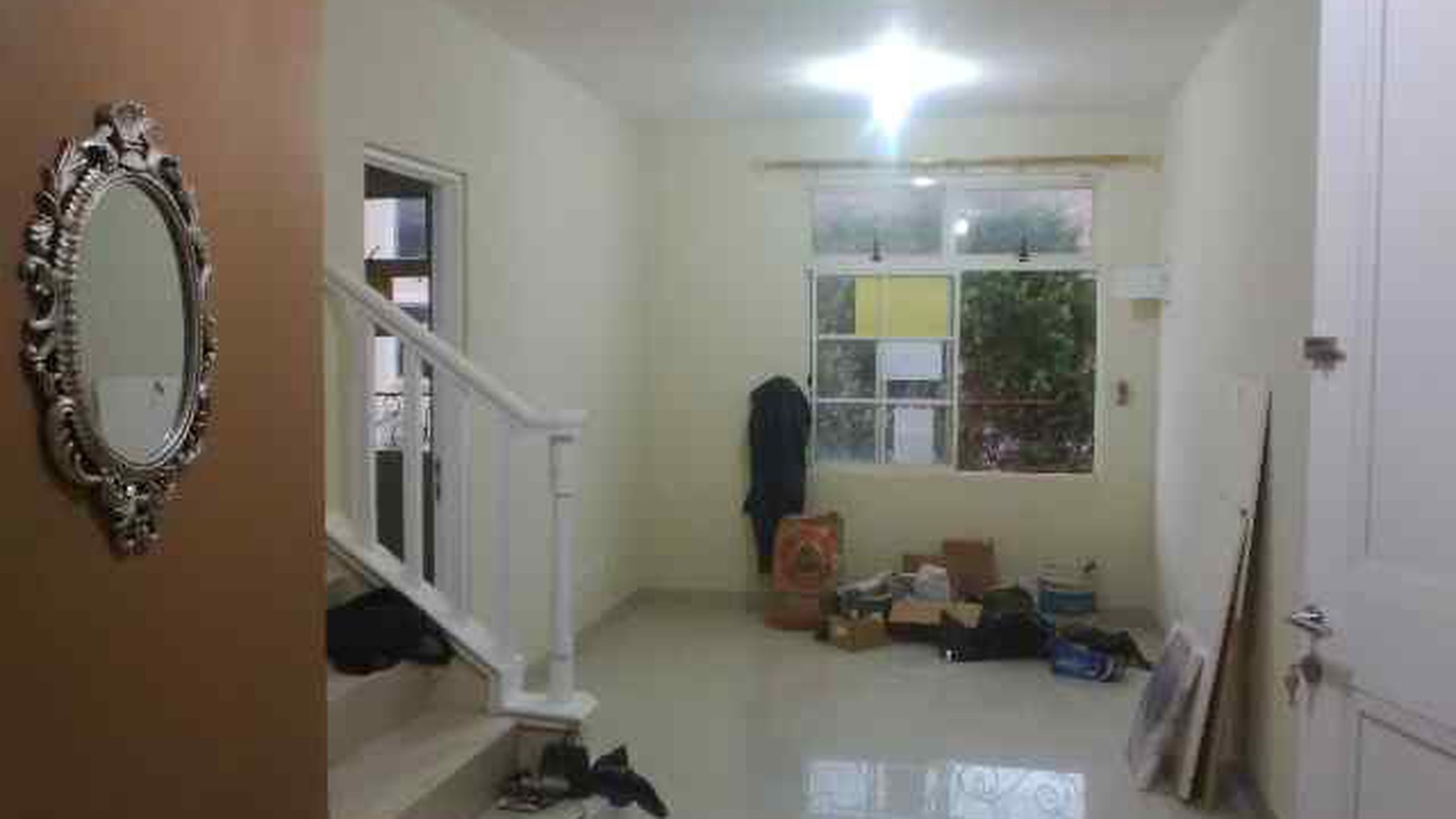 Dijual Townhouse Taman Paris cantik lantai 2&3 - Lippo Karawaci