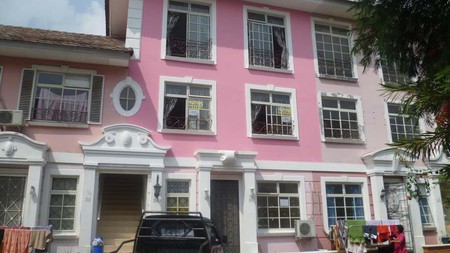 Dijual Townhouse Taman Paris cantik lantai 2&3 - Lippo Karawaci