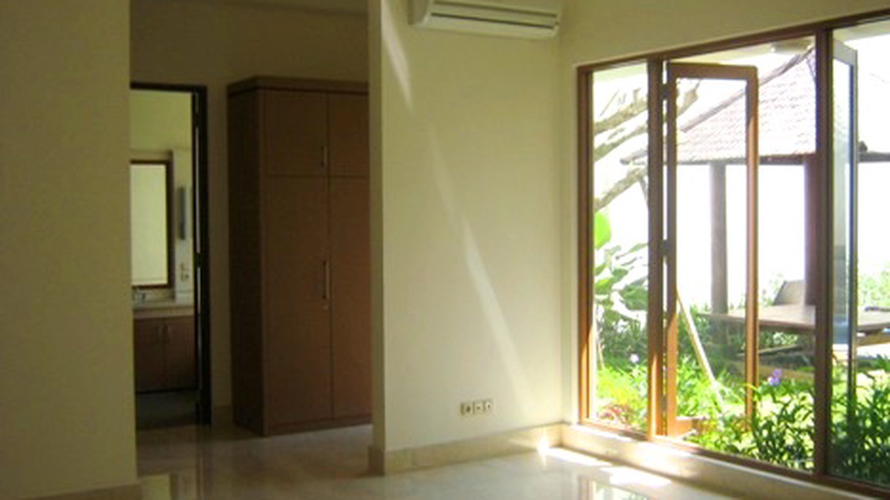 New House...MOdern Style..Very Quiet area...Close to JIS