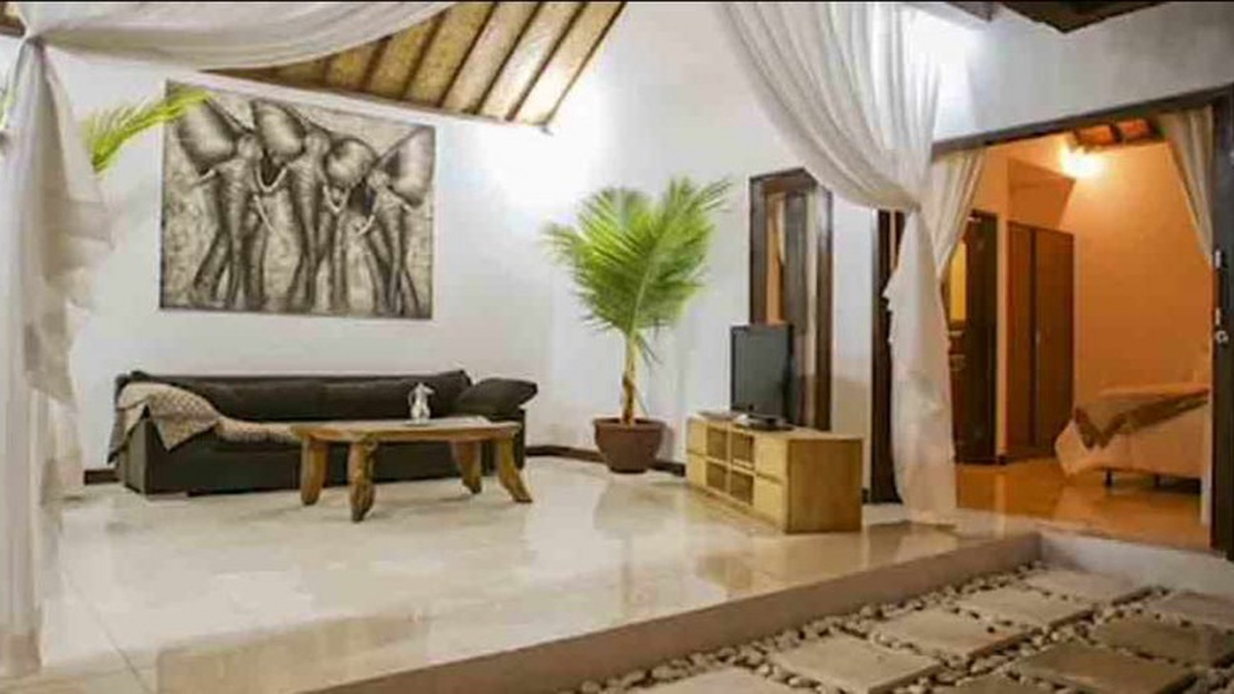 Fully Furnished Villa At Oberoi