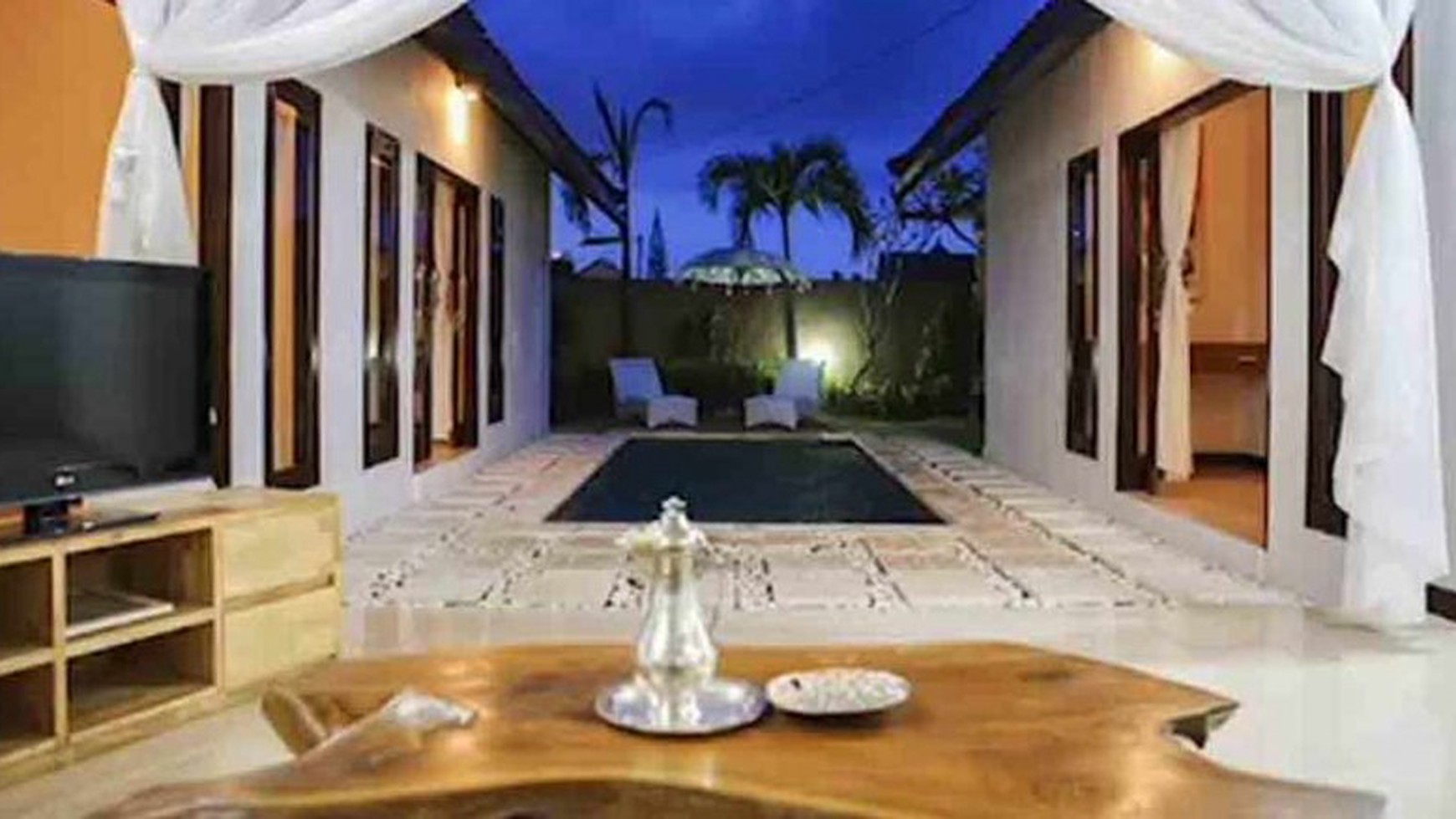 Fully Furnished Villa At Oberoi