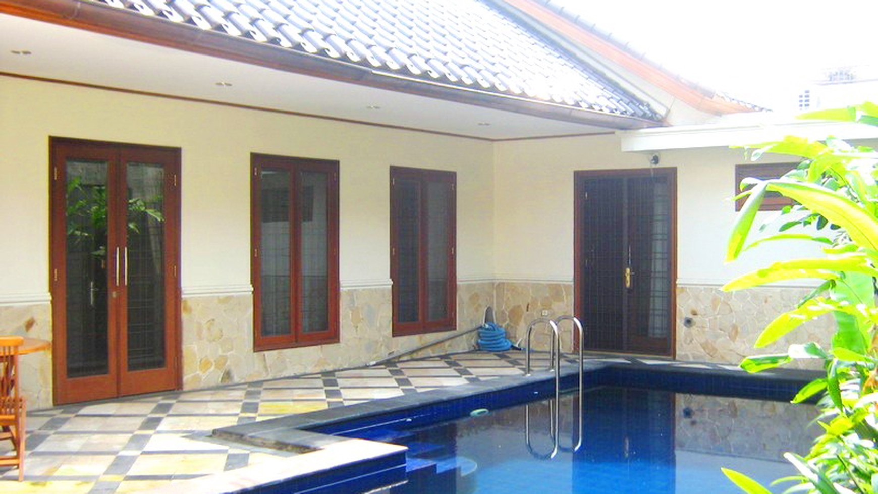 Very Quiet....Modern Style...Nice Garden & Pool...Close to Sudirman...