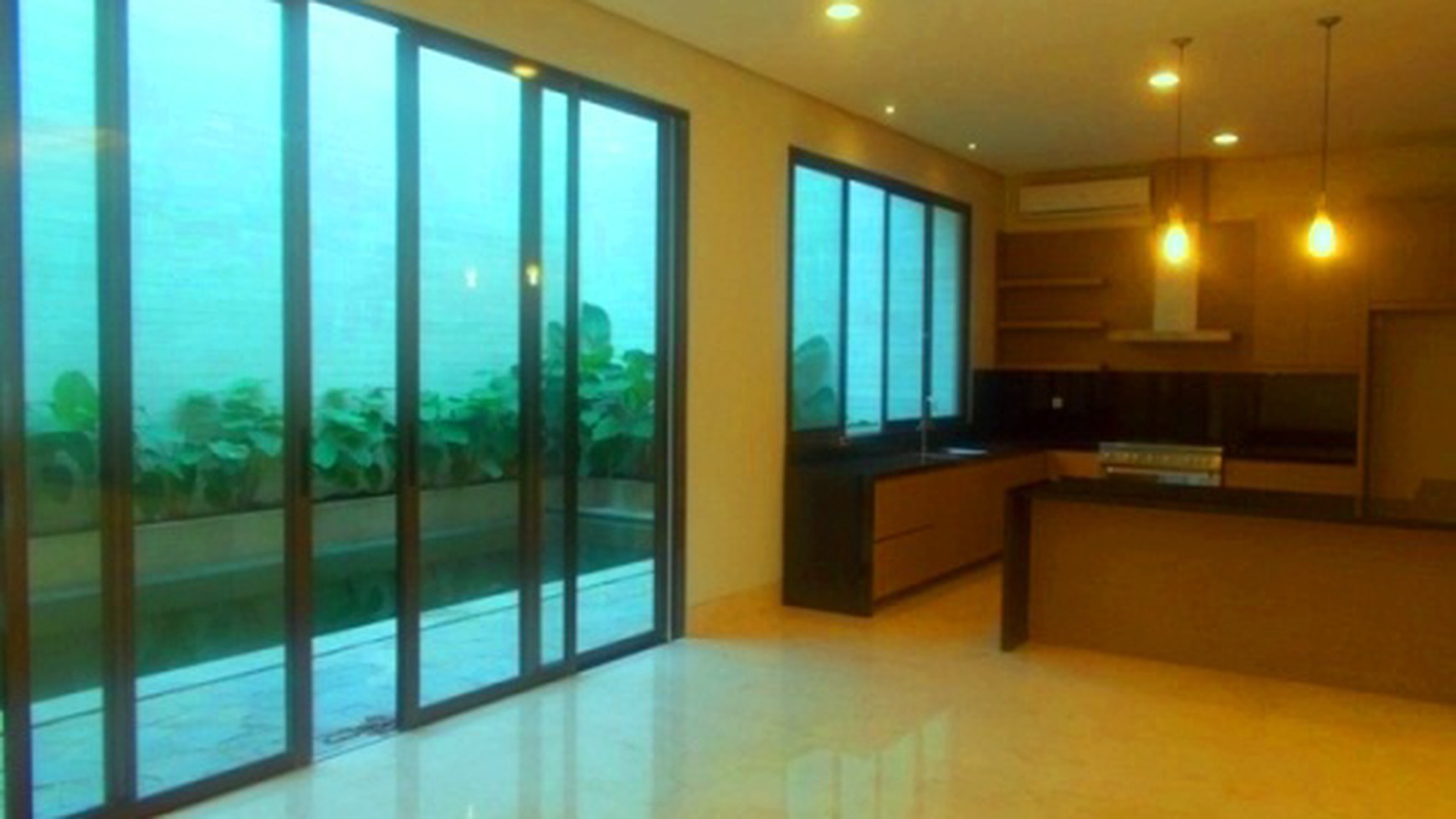 New House...Modern Style.. in the a Compound..Close to JIS