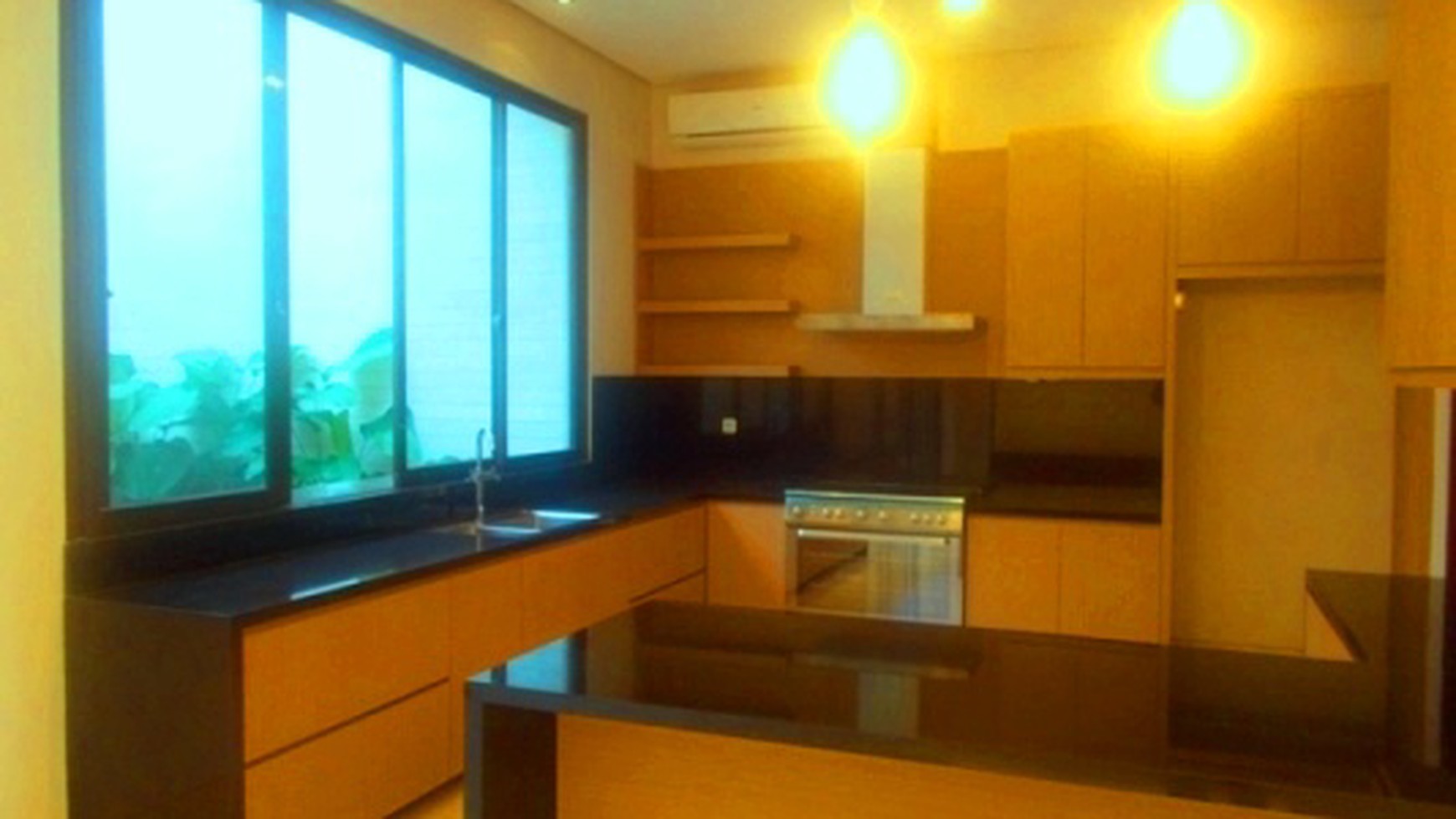 New House...Modern Style.. in the a Compound..Close to JIS