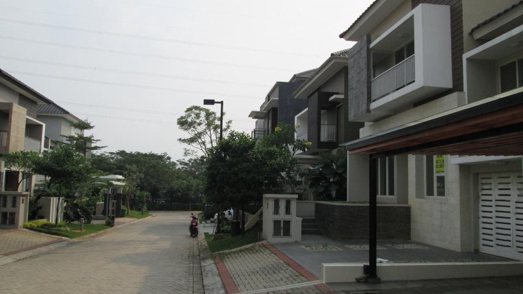 Rumah Mewah Siap Huni, Lokasi Strategis dan Dalam Cluster @Kebayoran Garden, Bintaro