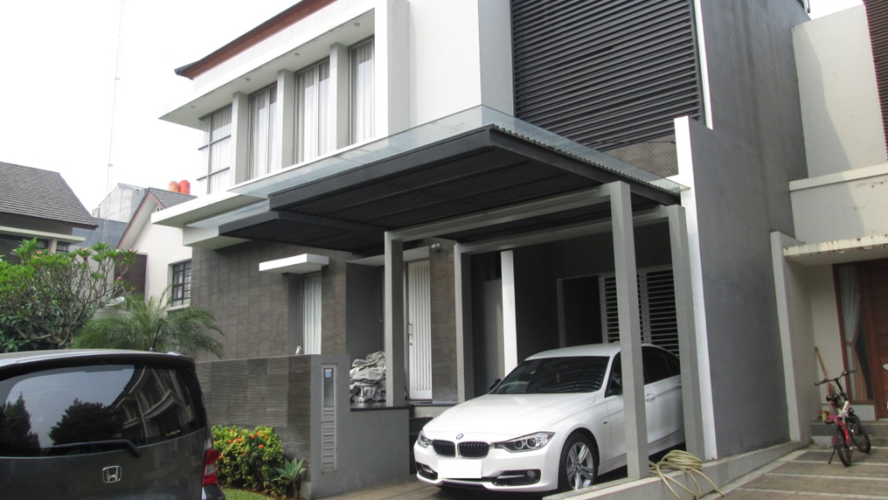 Di Jual Rumah Di Emerald Residnce, Bintaron Sektor 9