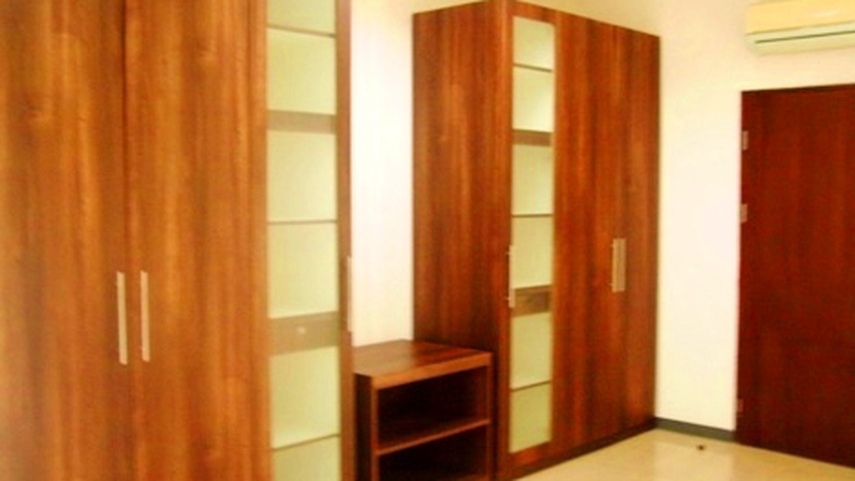 Very Nice House...Nice Garden & Pool...Close to Senayan/Sudirman.