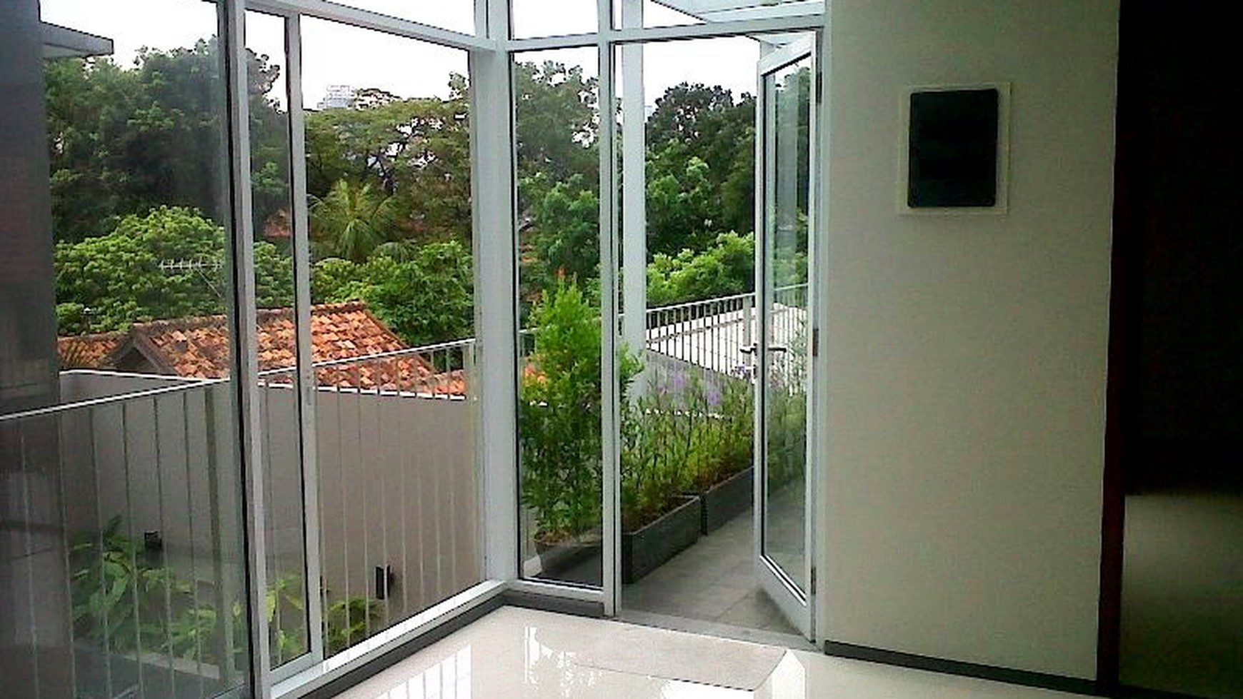 Brand New House.. Modern Style..Nice Garden & Pool... Close to Sudirman..