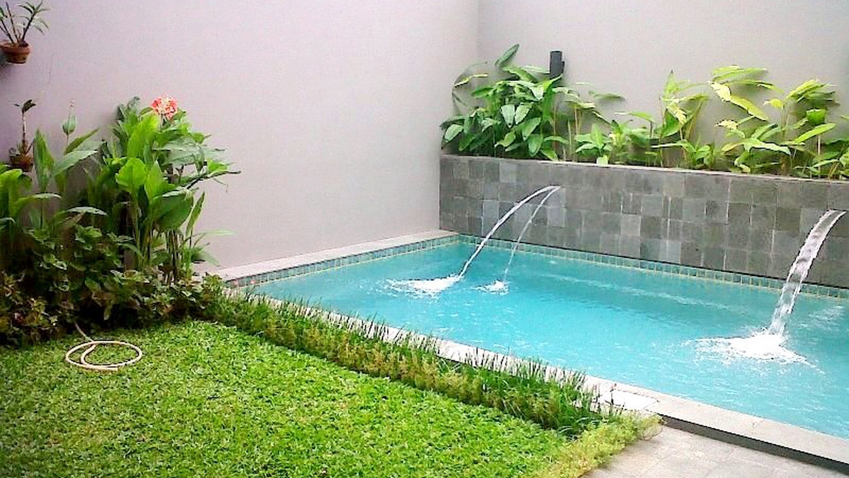 Brand New House.. Modern Style..Nice Garden & Pool... Close to Sudirman..