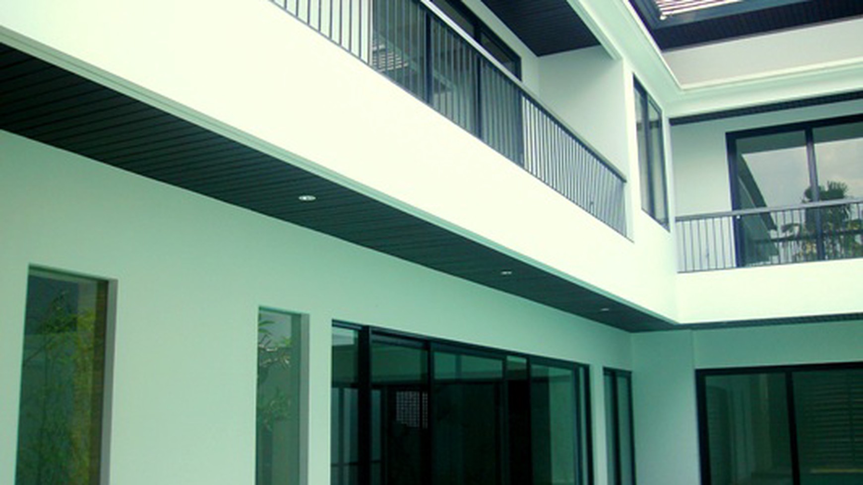 New House.. Modern Style.... Very Quiet Area... Close to JIS...