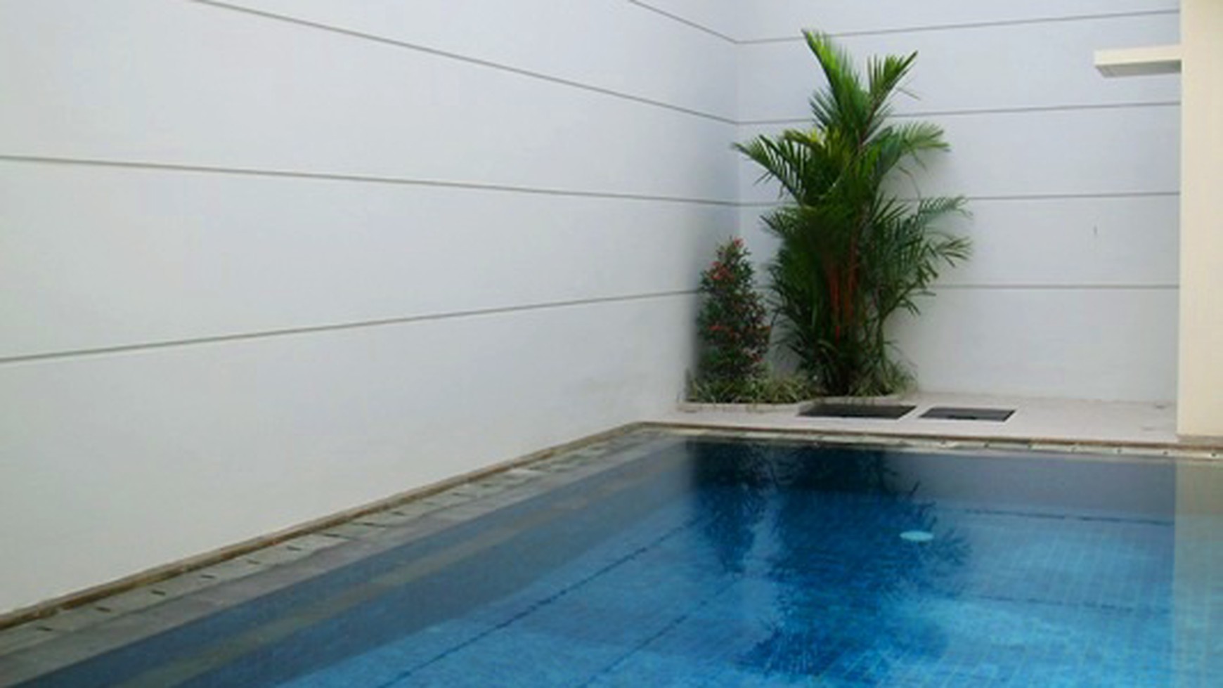 Newly... Nice Garden & Pool.. Quiet area... Modern Style...