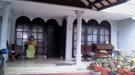 Rumah tua,dekat ke pusat kota,kawasan permata hijau
