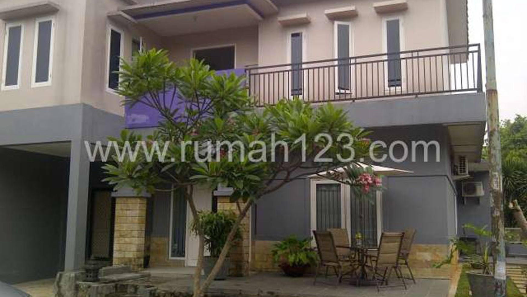 Rumah asri dan nyaman