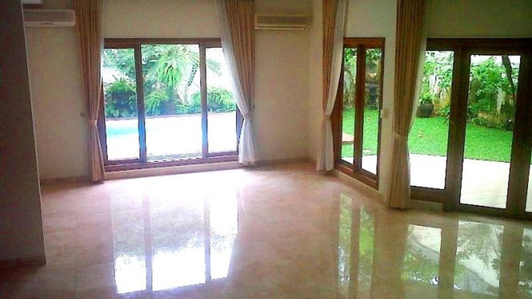 Nice Garden & Pool... Walking distance to JIS...Excellent....