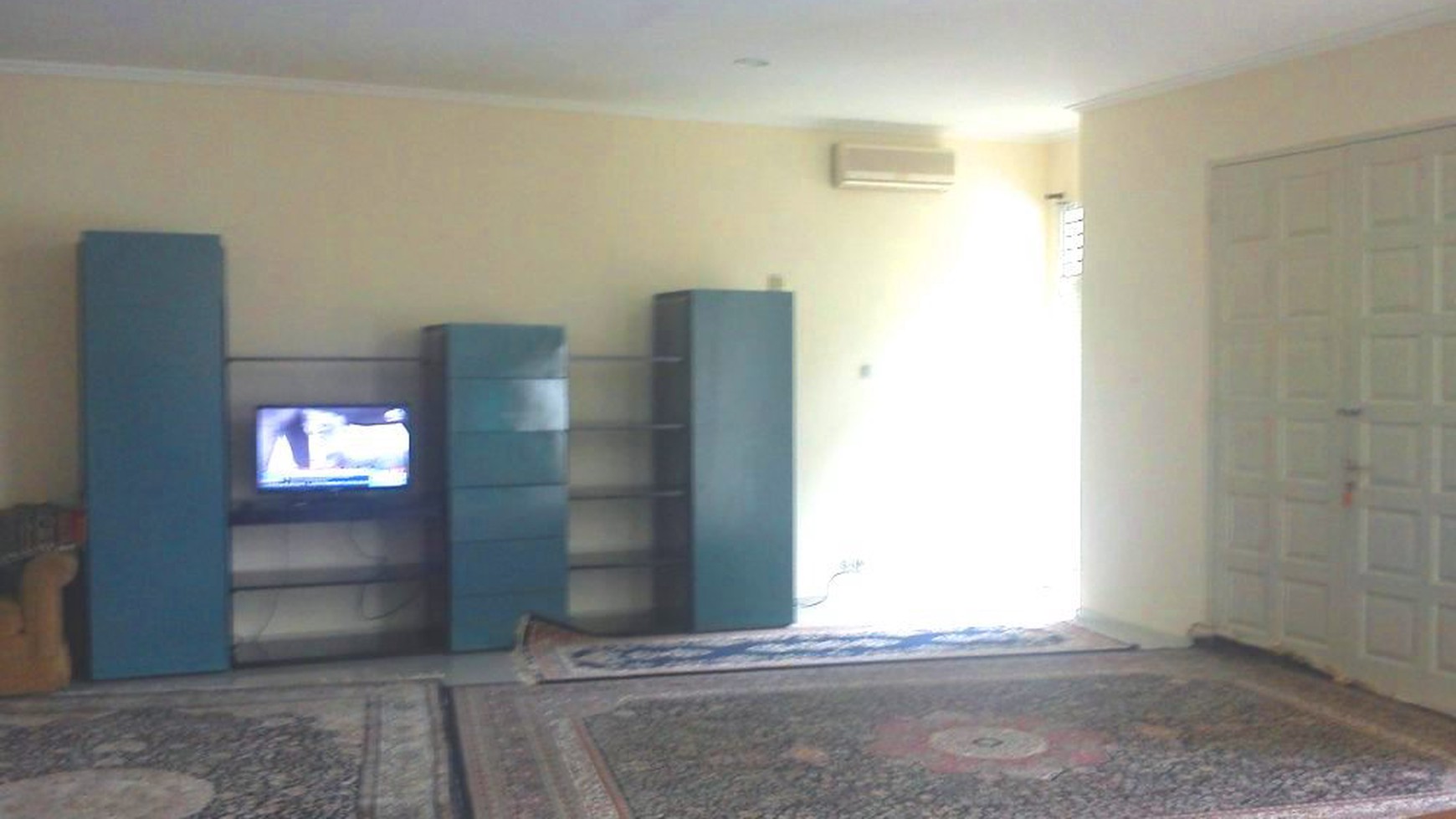 Newly Renovated...Nice Garden & Pool...Semifurnished....Quiet Area...