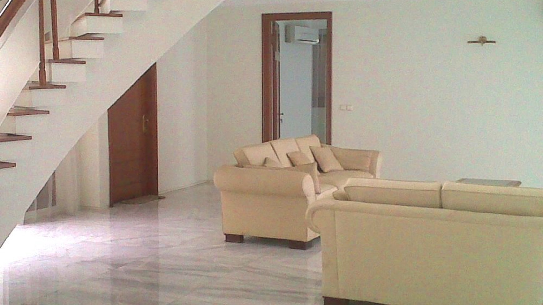 Very Nice House...Renvated... Nice Garden & Pool...Close to Sudirman...