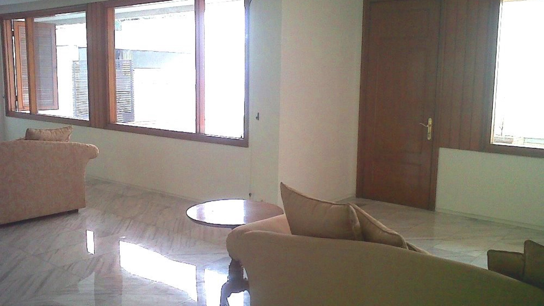 Very Nice House...Renvated... Nice Garden & Pool...Close to Sudirman...