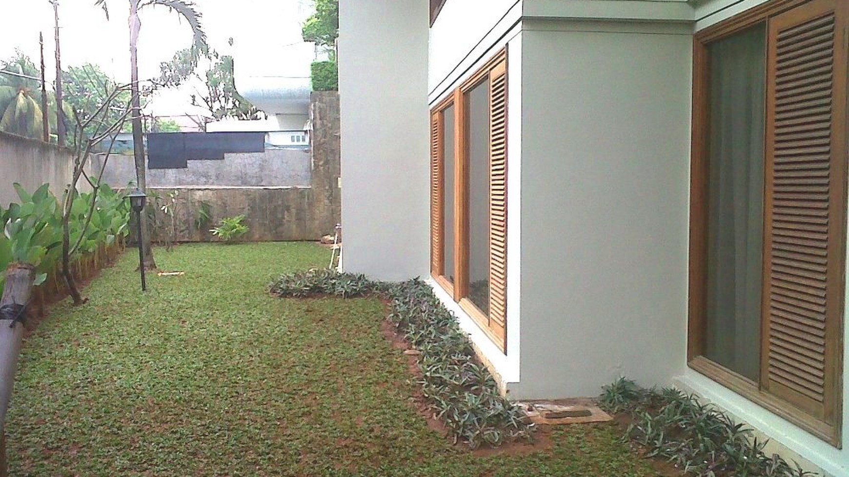 Very Nice House...Renvated... Nice Garden & Pool...Close to Sudirman...