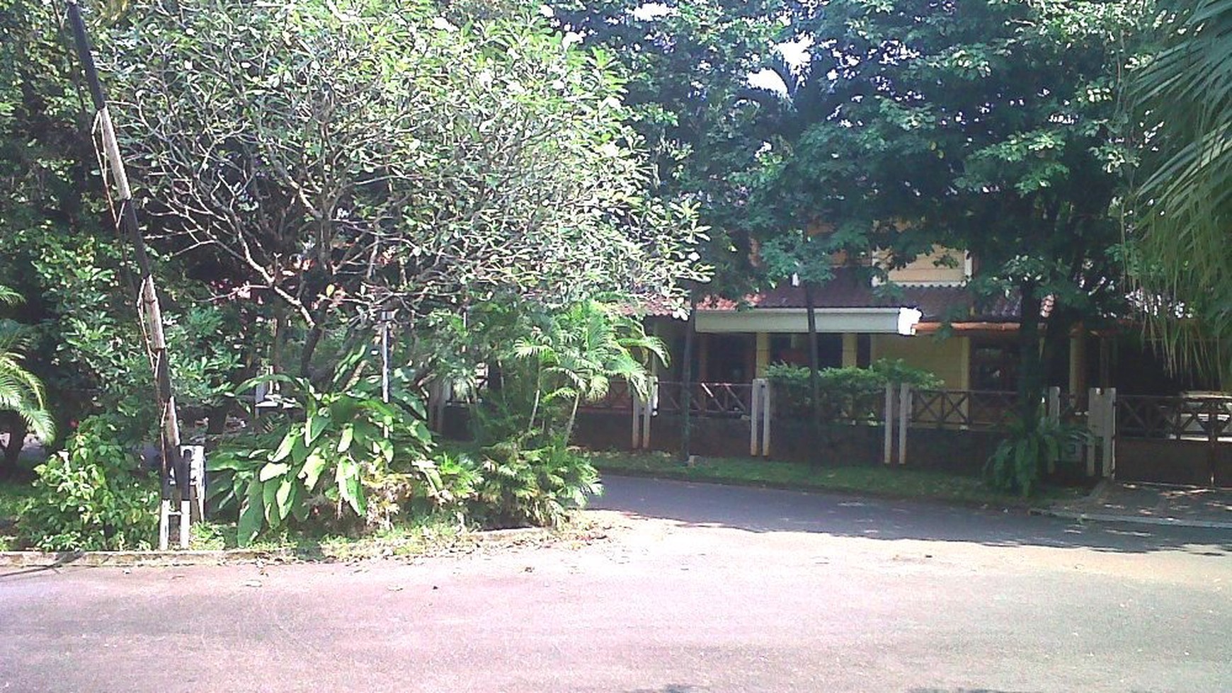 Nice House...Nice Garden..Quiet & Secure area...clse to JIS...Low price..