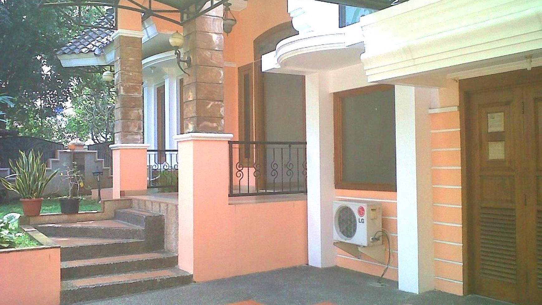 Nice House...Nice Garden..Quiet & Secure area...clse to JIS...Low price..