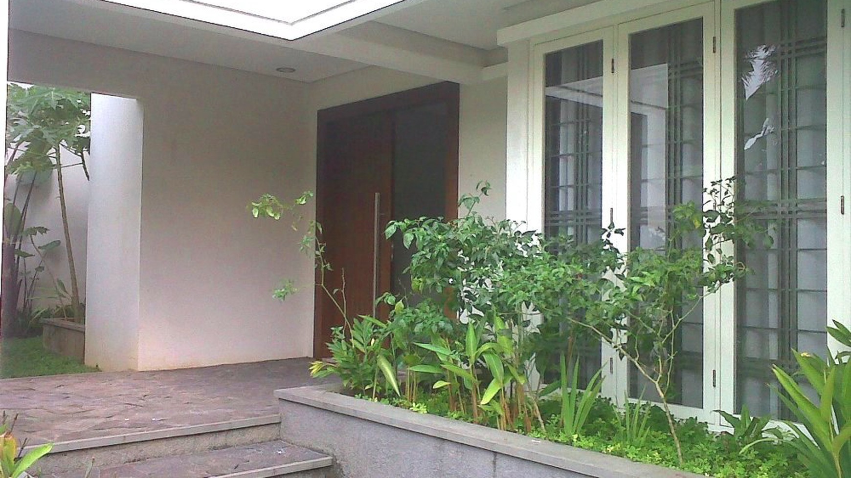 Newly...Minimalist Style...Nice Garden & Pool...Very Quiet & secure area...Close to JIS