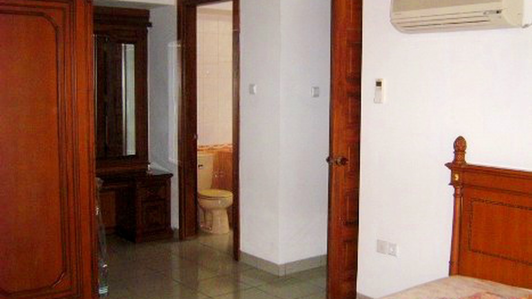 Prime Area... Fully Furnished...Quiet...Close to Senayan/Sudirman..