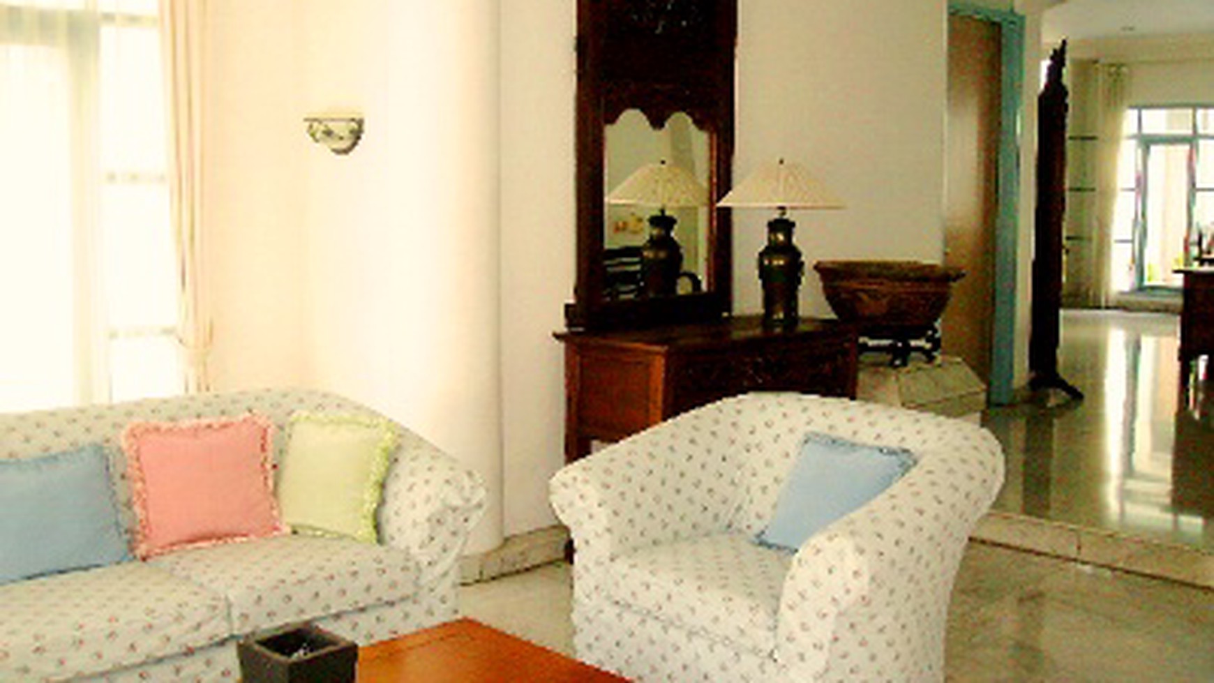 Classic style..Furnished...Quiet Area...