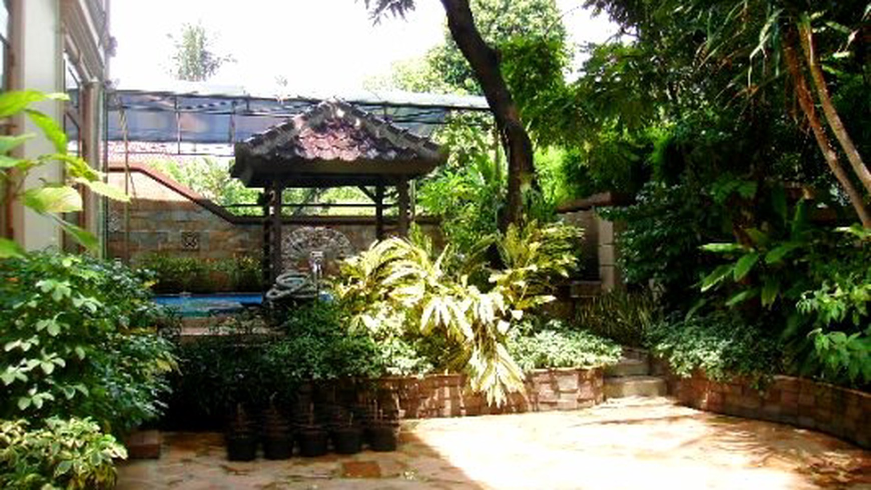 Nice Garden & swimming pool...Close to Senayan/Sudirman