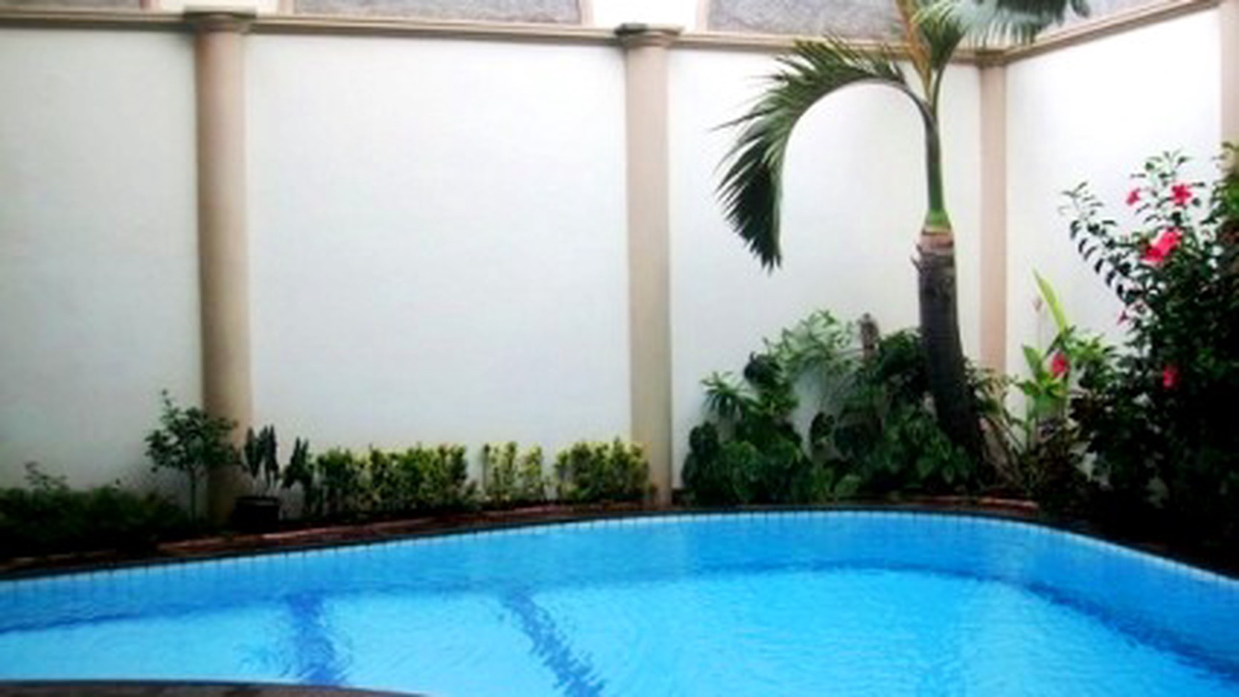 Nice Garden & Pool....Fully Furnished....