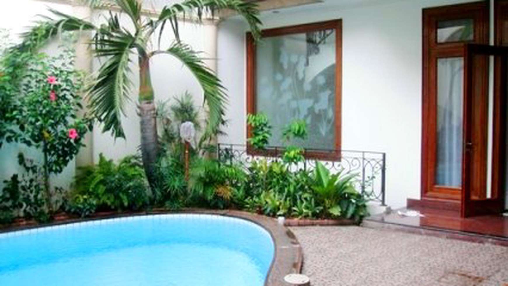 Nice Garden & Pool....Fully Furnished....